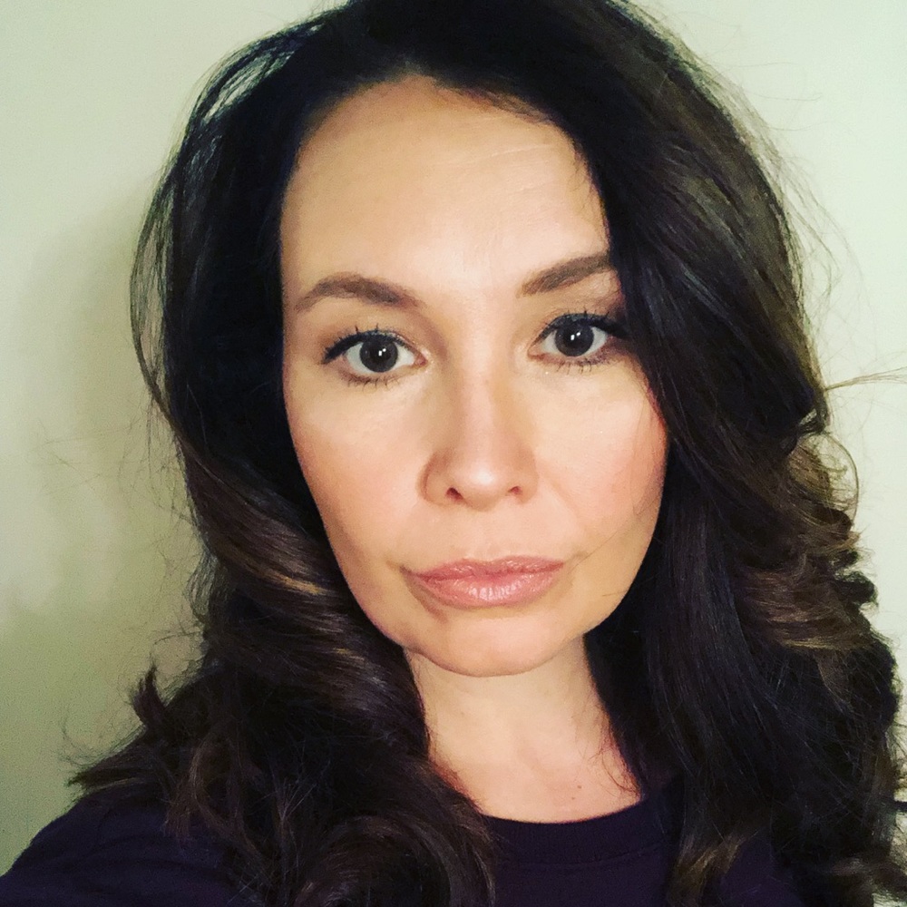 Meet your Posher, Hilary